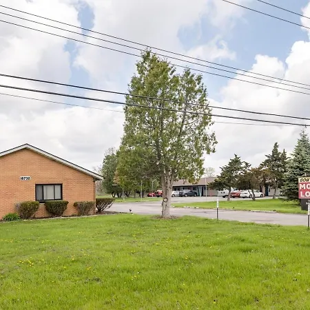 Comfortable Stay In Brownstown W Great Amenities